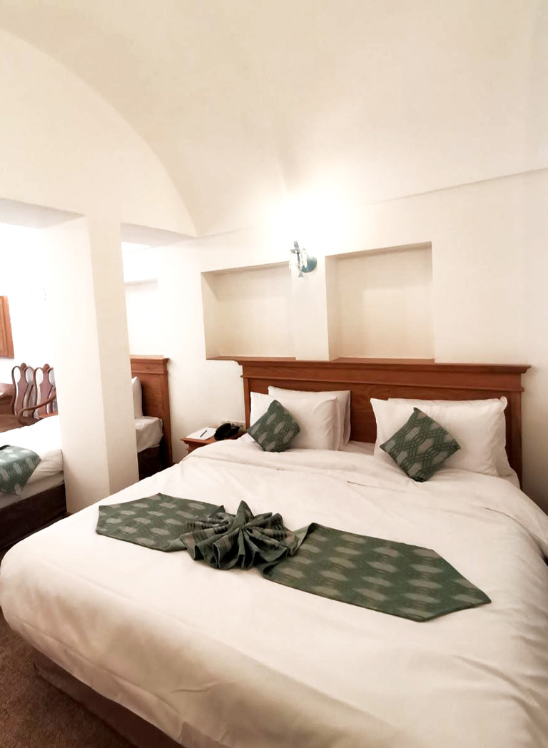 اتاق‌های 3 و 4 تخته سرای وکیل | بوتیک هتل کاروانیکا کرمان